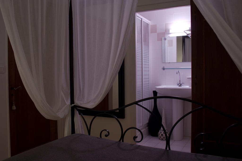 Chambres D'Hôtes Domaine De La Brette Moncrabeau Chambre photo